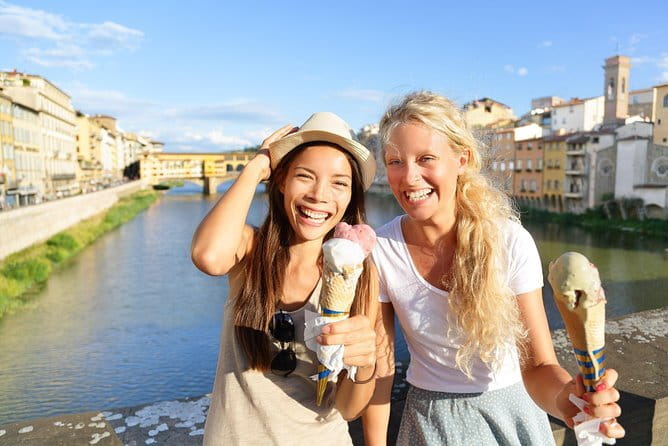 Boboli & Bardini Gardens: The Green Heart of Florence - The seasonal wisteria tunnel