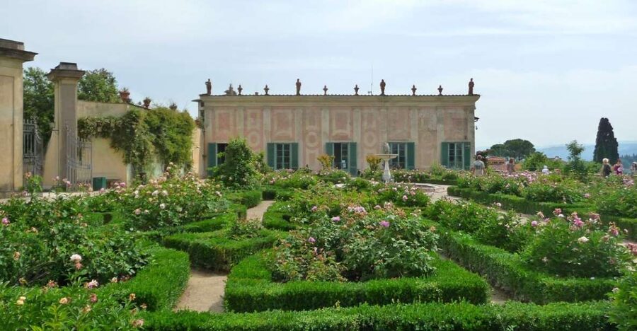 Boboli Garden Guided Tour in Florence - Starting at the Artichoke Fountain beside Pitti Palace