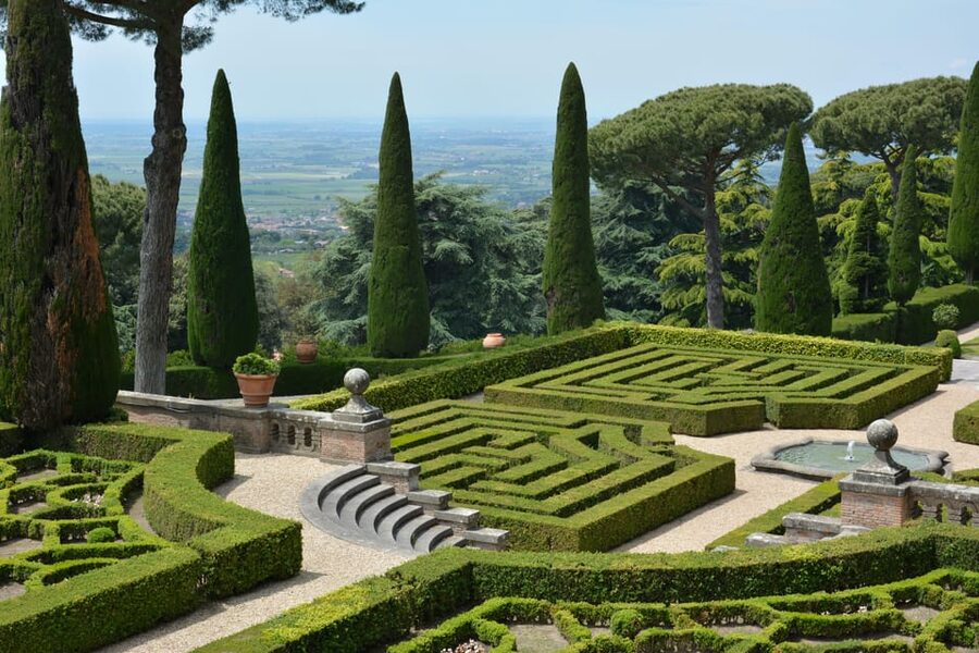 Borgo Laudato Sì - Villa Barberini Gardens - The gardens and fountains are more than decoration