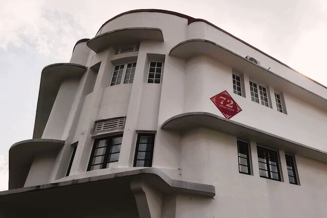 Botanic Gardens & Tiong Bahru Walking Tour with Breakfast - Breakfast at Tiong Bahru Food Centre