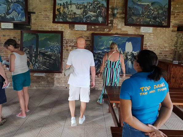 Botanical Gardens and City Tour - Transport, group size, and the feel of the day
