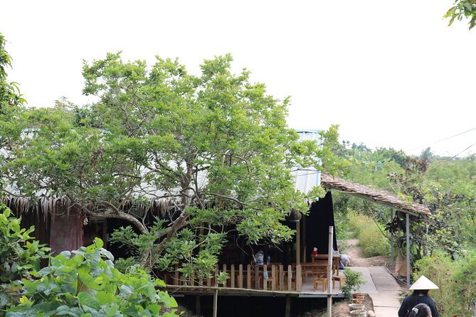 Can Tho day tour: fruit garden&floating fish farm in Son islet - Making local cakes instead of only watching