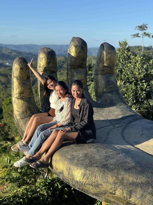 Cebu: City Highlights with Sirao Flower Garden Visit - A quiet pause at the Cebu Taoist Temple