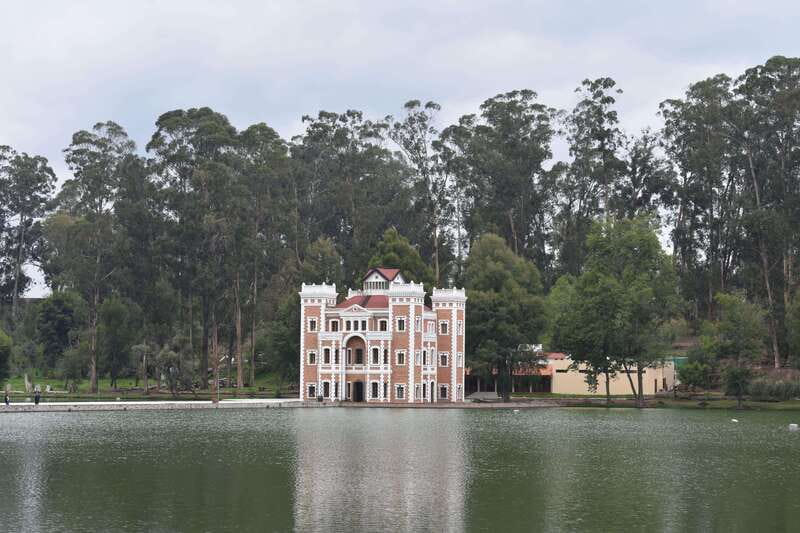 Chautla's Castle, Lavender Farm, and Valquirico Private Tour - Chautla Castle and the lake at Ex-Hacienda de Chautla