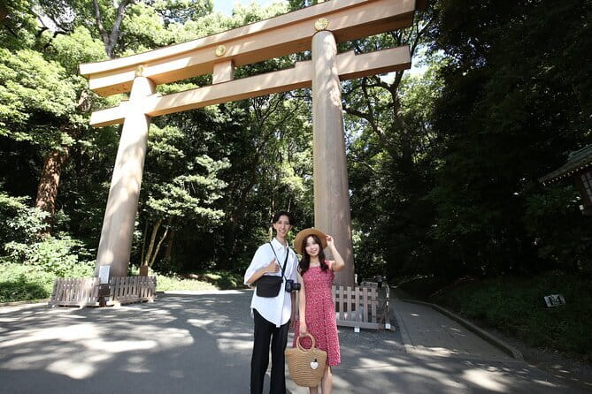 Cherry Blossom Mount Fuji Customizable Luxury vehicle Guided Tour - Shiraito Falls and the seasonal water flow