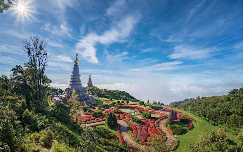 Chiang Mai:Doi Inthanon National Park & Hike at Kew Mae Pan - Reaching the summit and Thailand’s highest point