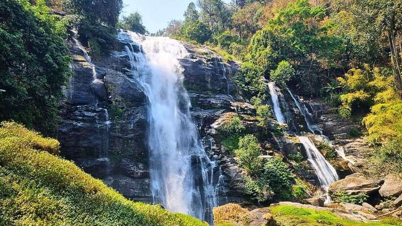 Chiang Mai:Doi Inthanon National Park & Hike at Kew Mae Pan - What the long van day feels like