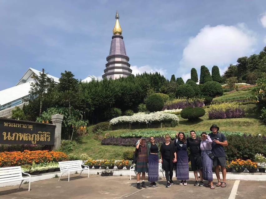 Chiang Mai: Doi Inthanon Park with Kew Mae Pan Hike Day Trip - The Twin Pagodas and their garden views