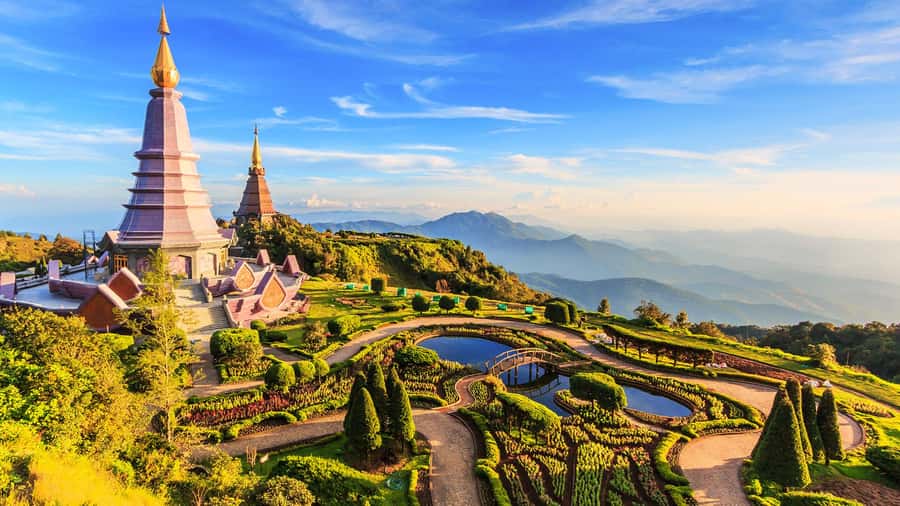 Chiang Mai: Kew Mae Pan Nature Trail & Doi Inthanon Day Trip - The King and Queen Pagodas