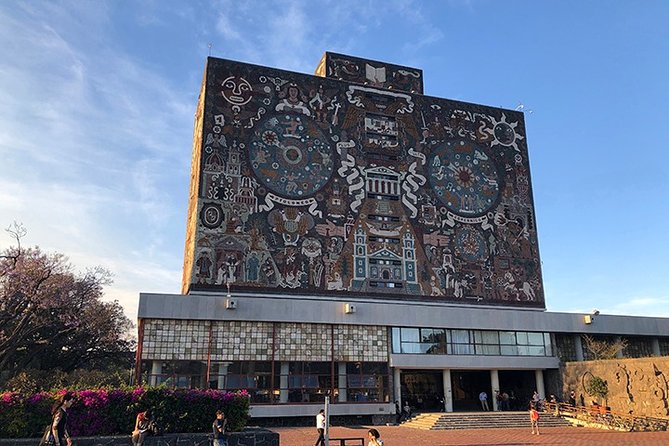 City Tour and Xochimilco Floating gardens - Metropolitan Cathedral and the colonial center