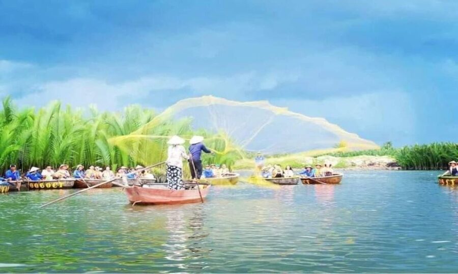 Coconut Jungle-HoiAn City Tour-Boat Ride-Drop Flower Lantern - Trying fishing techniques instead of only watching