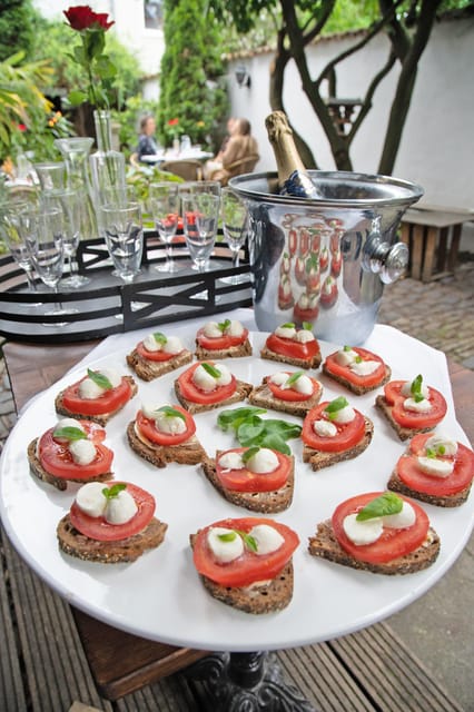 Cologne-Nippes: Summer wine party in the frenchstyle garden - Key points at a glance