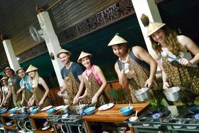 Cooking Evening Class Chiang Mai Visit Organic Garden and Market - Key points to know before booking