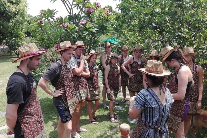 Cooking Evening Class Chiang Mai Visit Organic Garden and Market - The market visit gives the cooking meaning