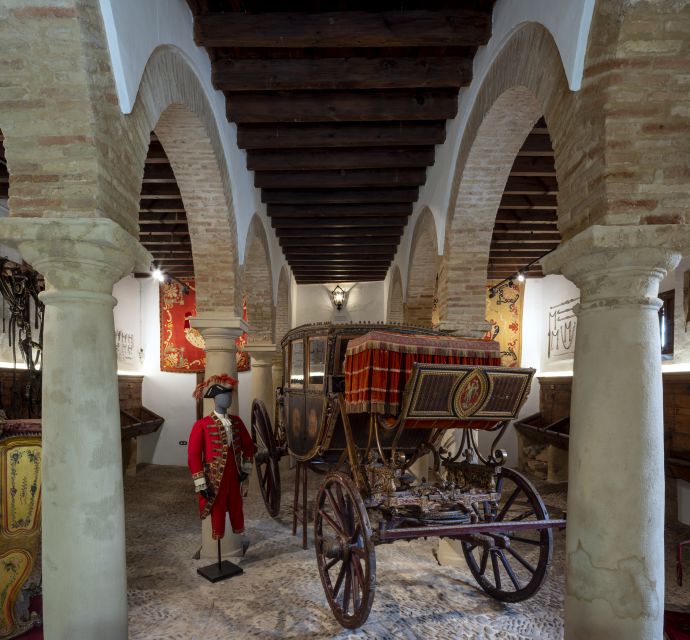 Córdoba: Viana Palace Gardens and Patios Entry Ticket - What the palace interior adds