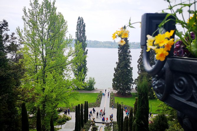 Day Trip Flower Island of Mainau including Meersburg - Underuhldingen and Birnau show another side of the lake