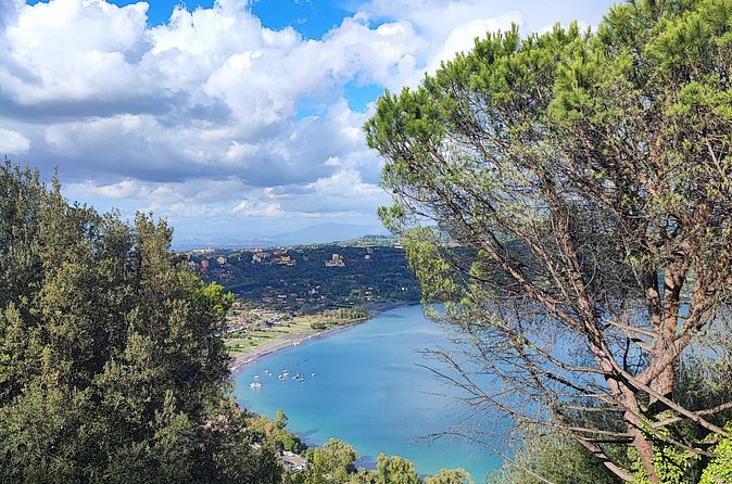 Day Trip from Rome: Pope’s Summer Residence & Gardens Tour - Why Castel Gandolfo makes a good change from central Rome