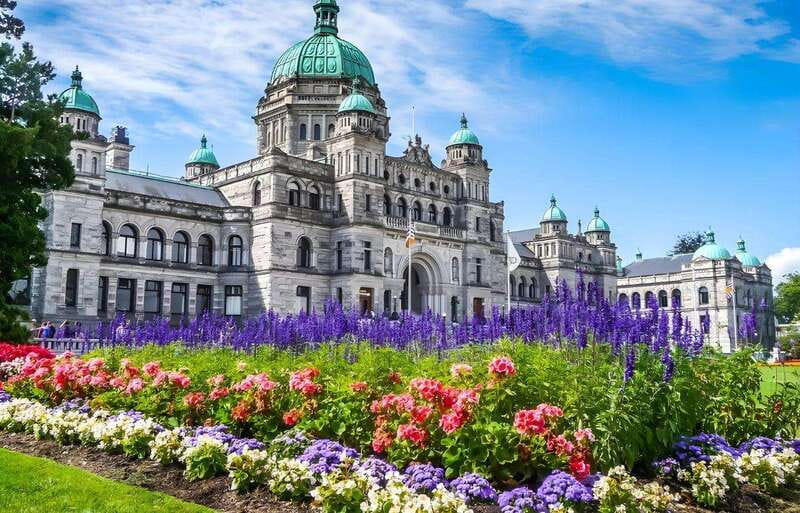 Day Trip from Vancouver to Victoria and Butchart Gardens - Who should book this day trip?
