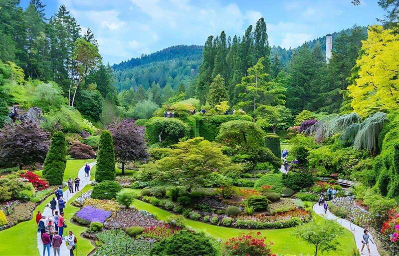 Day Trip from Vancouver to Victoria and Butchart Gardens - First Victoria sights: Mile 0 and the Empress Hotel