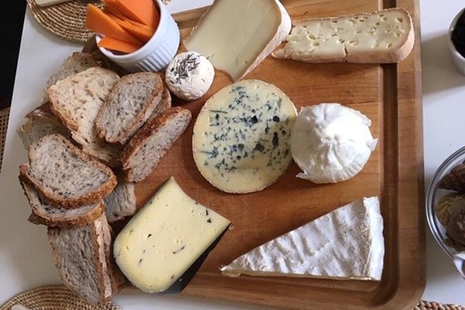 Dine With a Bordeaux Local in a Chartrons / Jardin Public Home - Who will enjoy this Bordeaux dinner most?