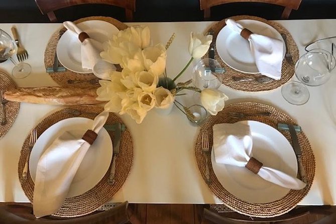 Dine With a Bordeaux Local in a Chartrons / Jardin Public Home - What happens at 7 p.m. on Rue Montgolfier