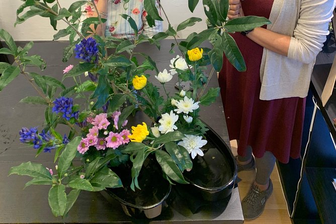 Discover the Art of Ikebana in Tokyo’s Historic Yanaka District - Yanaka Cemetery, Nezu Shrine, and Yuyake Dandan