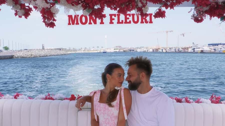 Dubai Marina: Private Boat Tour with Flower - Cruising the 3-kilometre Marina waterfront