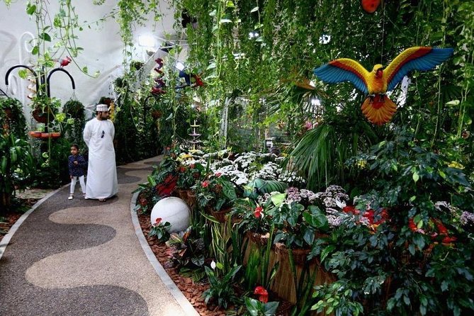 Dubai Miracle & Butterfly Garden Tour with private round trip transfers - Butterfly Garden: ten domes and 50 species