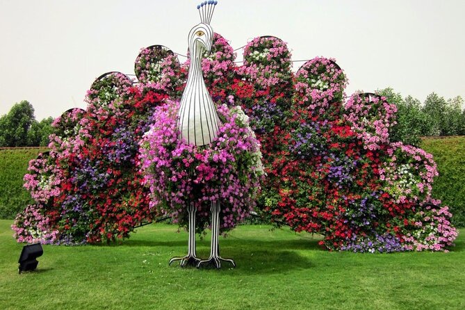 Dubai Miracle Garden Entry Tickets - The heat, crowds, and sales areas