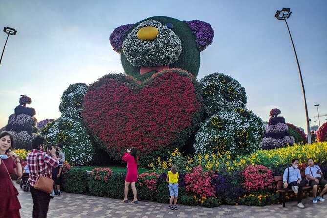 Dubai Miracle Garden Ticket - Food, Drinks, Seating, and a Comfortable Pace