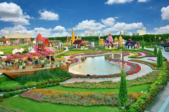 Dubai: Miracle Garden Tickets with Round-trip Transfer - Food, Drinks, and Vendor Caution