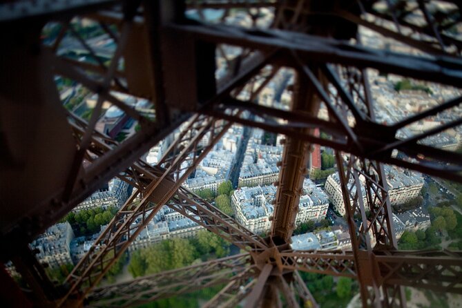Eiffel Tower with 2nd Floor Access & Trocadero Gardens Tour - Strikes and last-minute changes in Paris