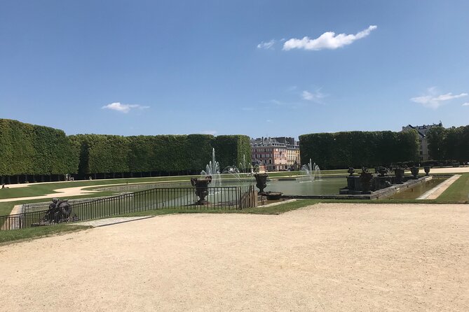 Electric 2-wheeler tour of the Chateau Park and Gardens - The Grand Canal and quieter paths