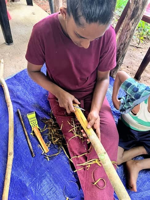 Ella: Cinnamon, Spice Garden & Waterfall tour - A village start with cinnamon under your fingertips