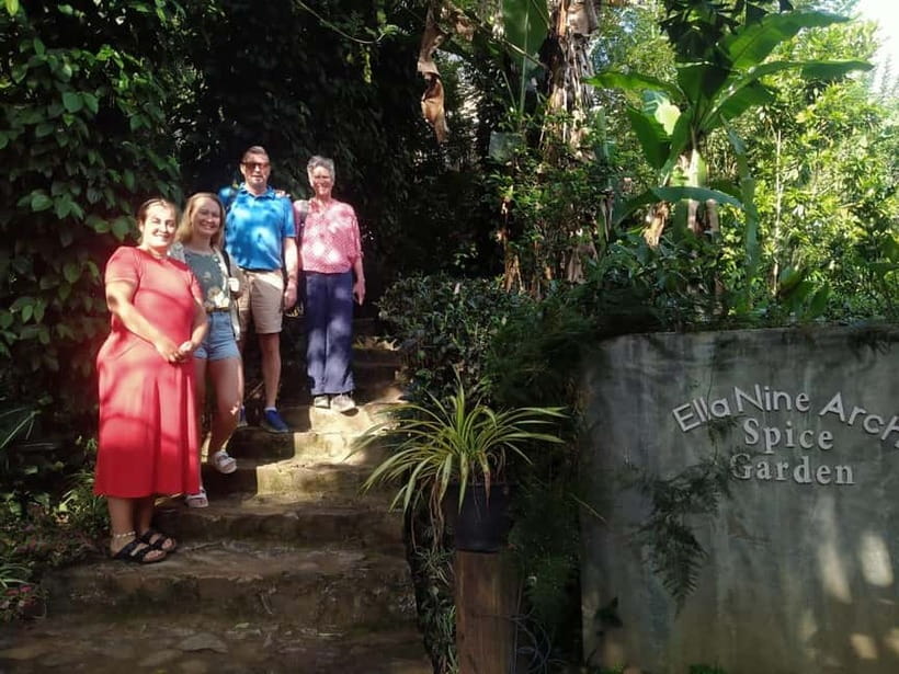 Ella: Nine Arch Spice Garden Tour with Traditional Lunch - The spice sales room and what to buy