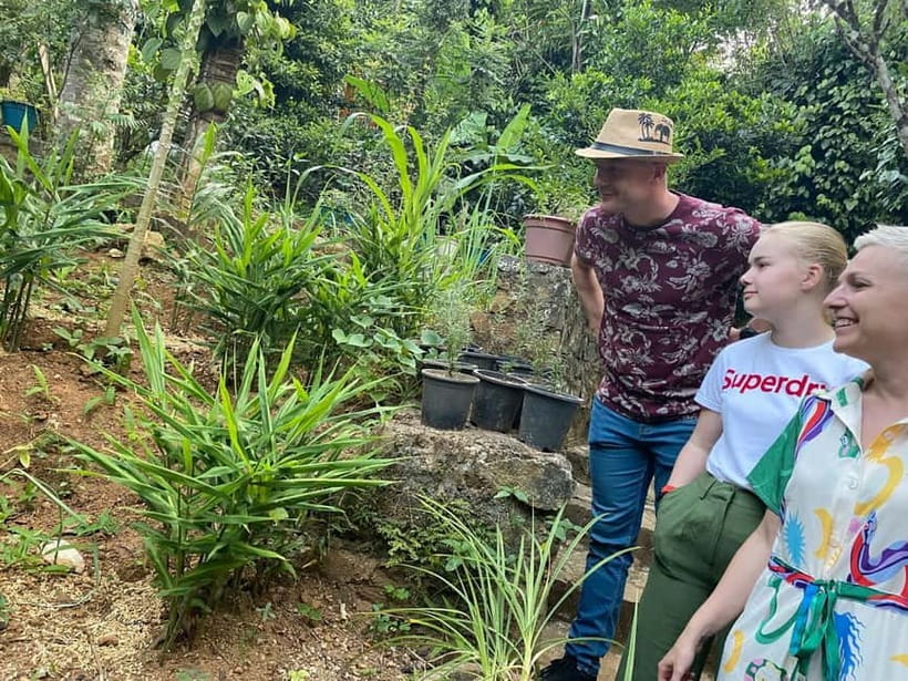 Ella: Nine Arch Spice Garden Tour with Traditional Lunch - Learning the spice story with a live guide