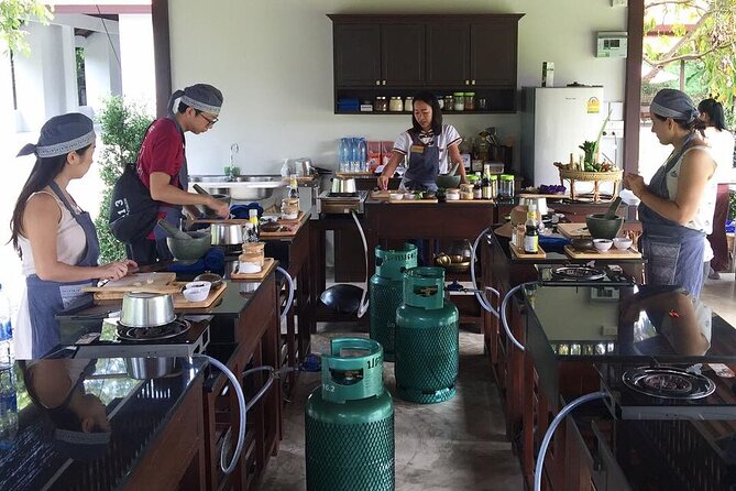 Evening Cooking Class in Traditional Pavilion with Beautiful Garden - Chiang Mai - Making curry paste is the lesson’s most useful skill