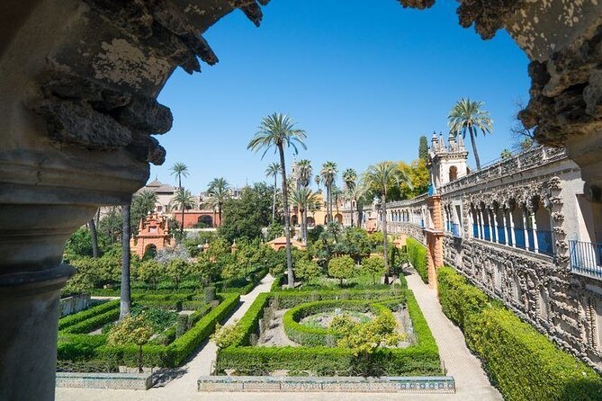 Exclusive Alcazar with breakfast or afternoon coffee in gardens - Key points at a glance