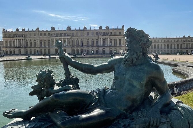 Excursion CHATEAU DE VERSAILLES and GIVERNY in Limousine from Paris - Key points to know before booking