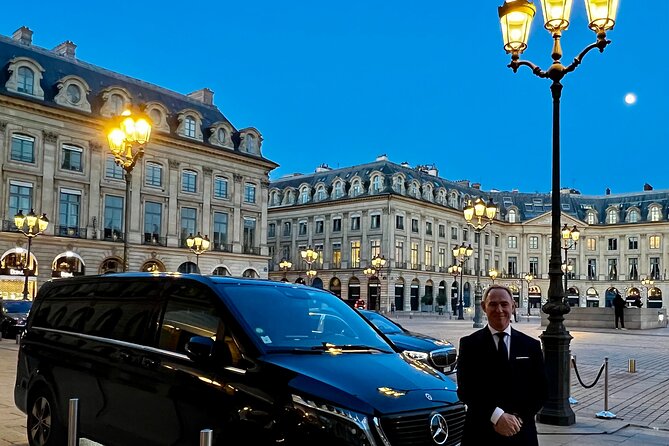 Excursion CHATEAU DE VERSAILLES and GIVERNY in Limousine from Paris - One day, two very different visions of France