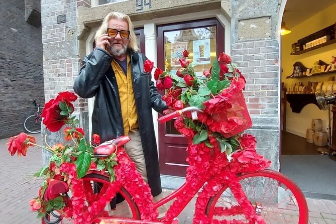 Explore Amsterdam canals on iconic Flower Bikes - The canal ring from two wheels