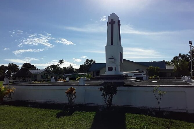 Fiji Local Village, Market, Temple & Garden of Sleeping Giant with Mud Pool Tour - Nadi Produce Market: short stop, useful timing