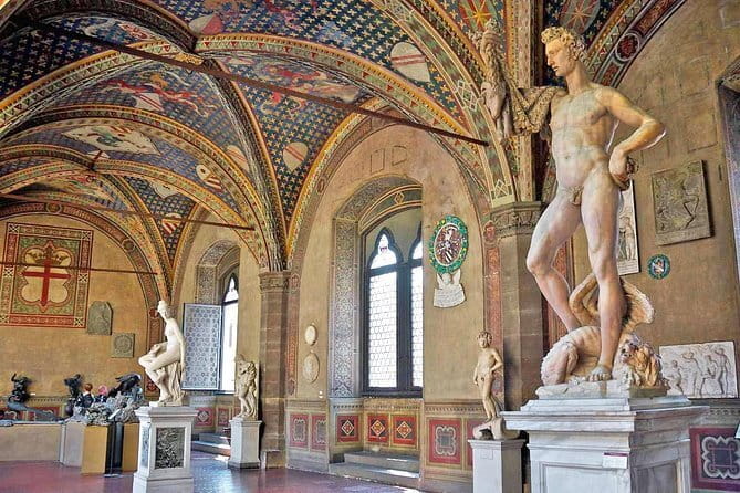 Florence Medici’s Mile Walking Tour with Pitti Palace & Boboli Gardens Ticket - Walking across Florence toward Pitti Palace