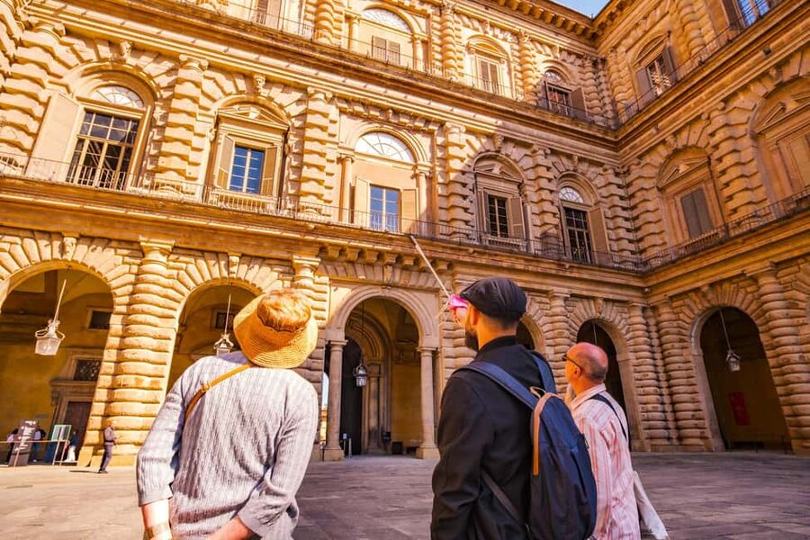 Florence: Pitti Palace and Boboli Gardens Guided Tour - What the guide adds to the experience