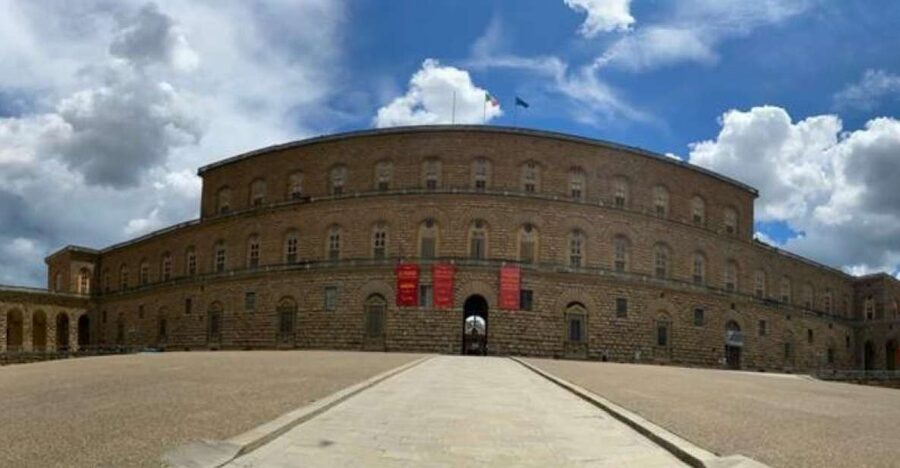 Florence: Pitti Palace and Boboli Gardens Private Tour - Walking through the Royal Apartments