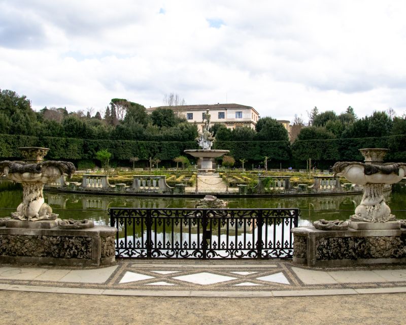 Florence: Pitti Palace and Boboli Gardens Walking Tour - Reaching Cavalier’s Palace for the Florence view