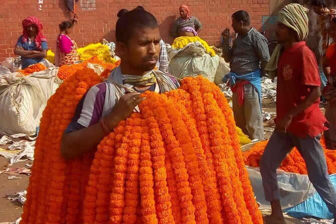 Flower Market Colors and Ganges Ghat Experience - The smaller details at Mallick Ghat