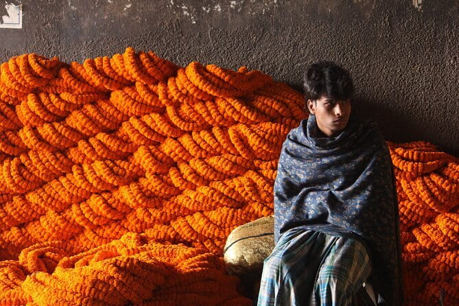 Flower Market Colors and Ganges Ghat Experience - Malik Ghat Flower Market: one hour among the flowers
