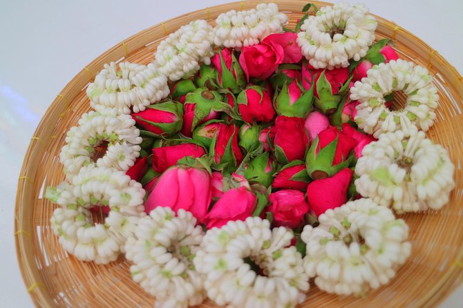 Flower Market & Floral Art: Multilingual Private Tour [EN/others] - What the private format adds