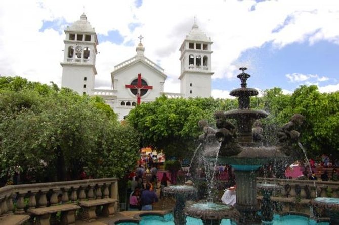Flowers Route Tour-Colonial Towns, Handicraft & Coffee Plantation - Apaneca and the Laberinto stop